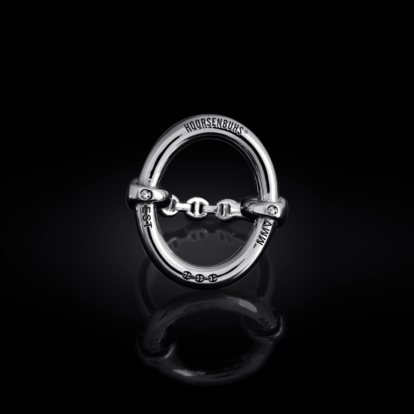 OVAAL WITH DIAMOND HITS