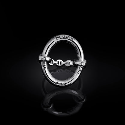 OVAAL WITH DIAMOND HITS