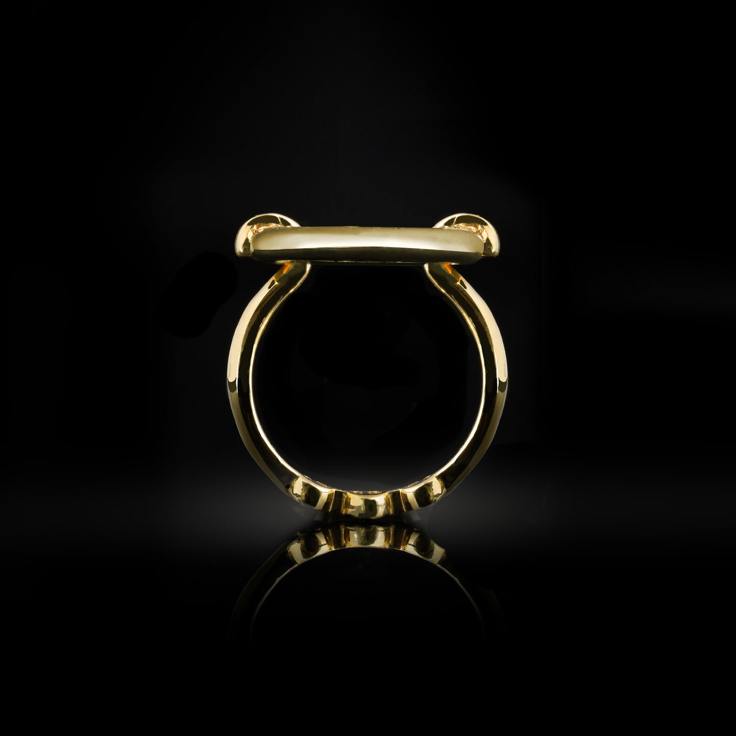 OVAAL WITH DIAMOND HITS