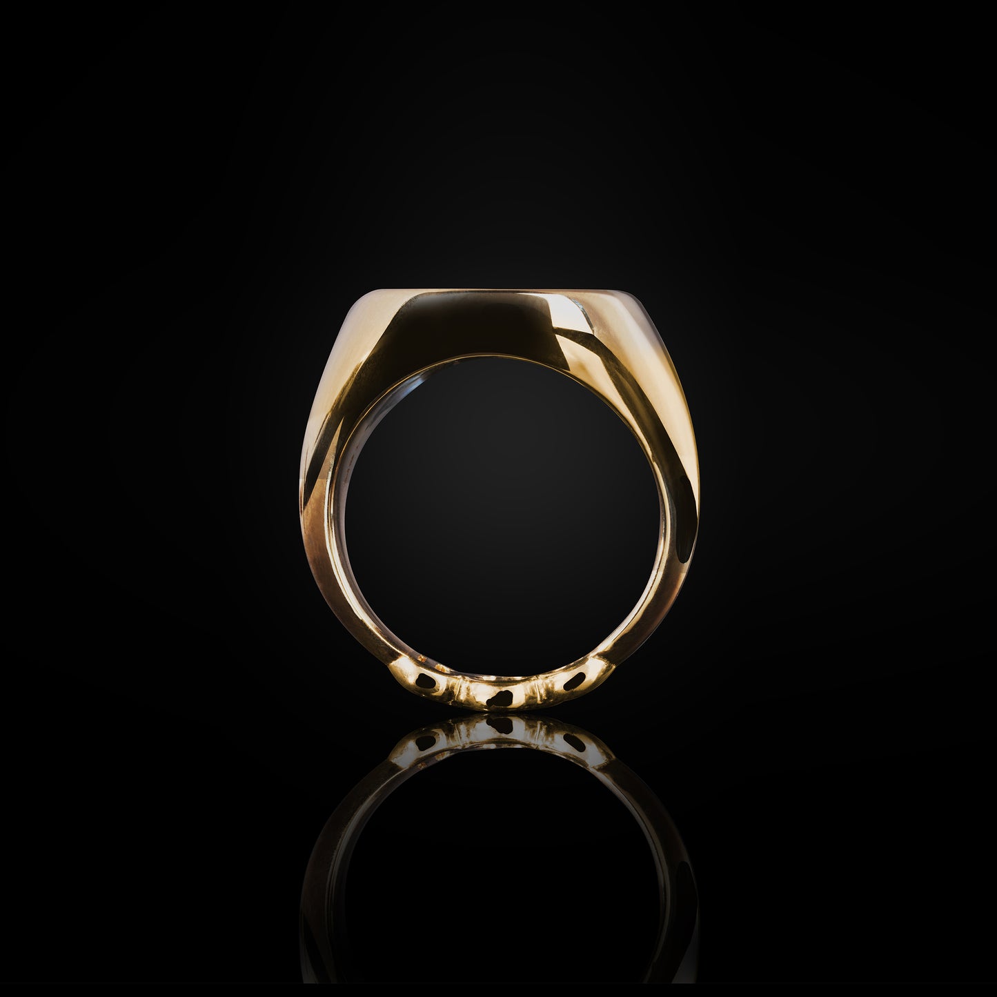 SIGNET RING WITH DIAMONDS