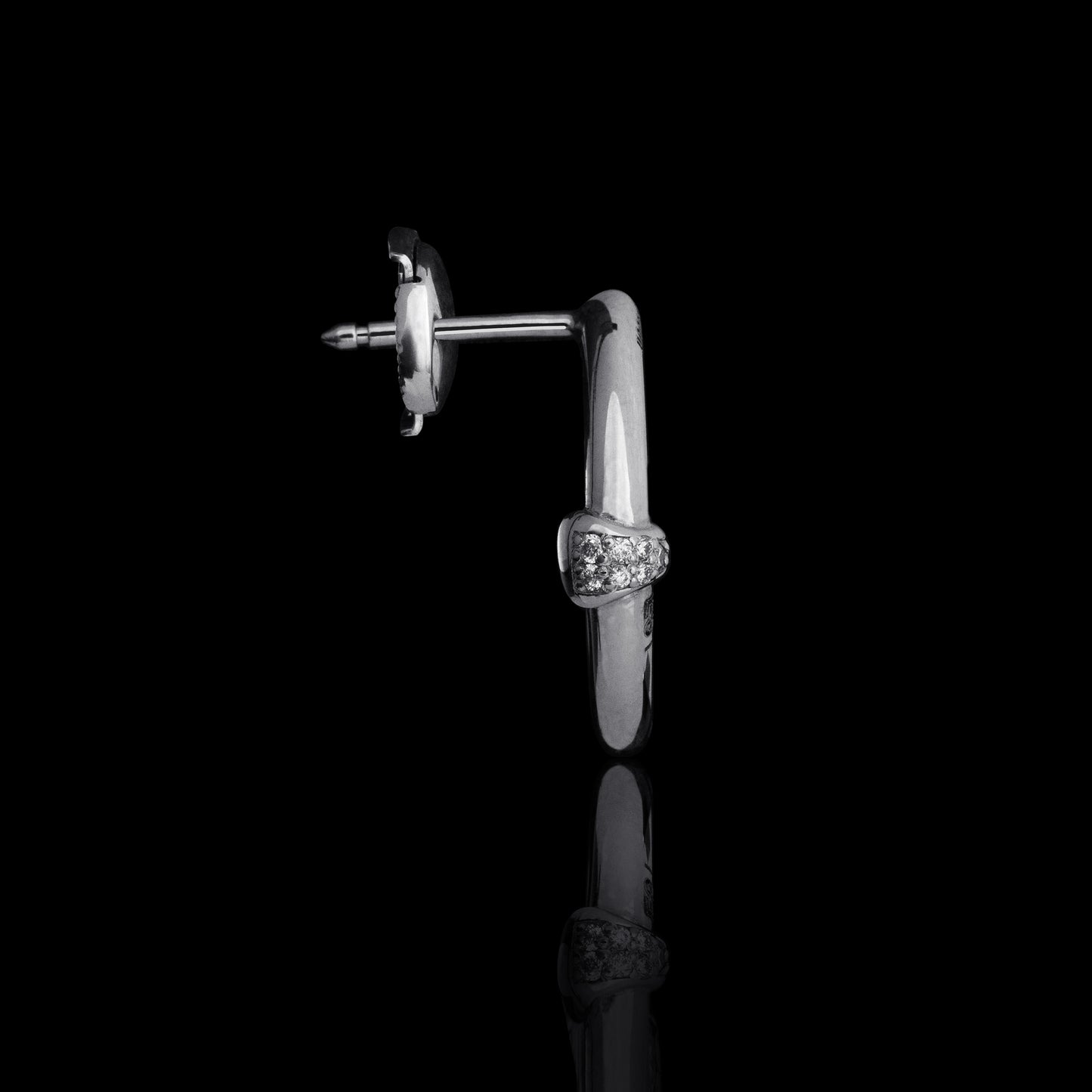 SMALL OVAAL EARRINGS WITH DIAMOND HITS