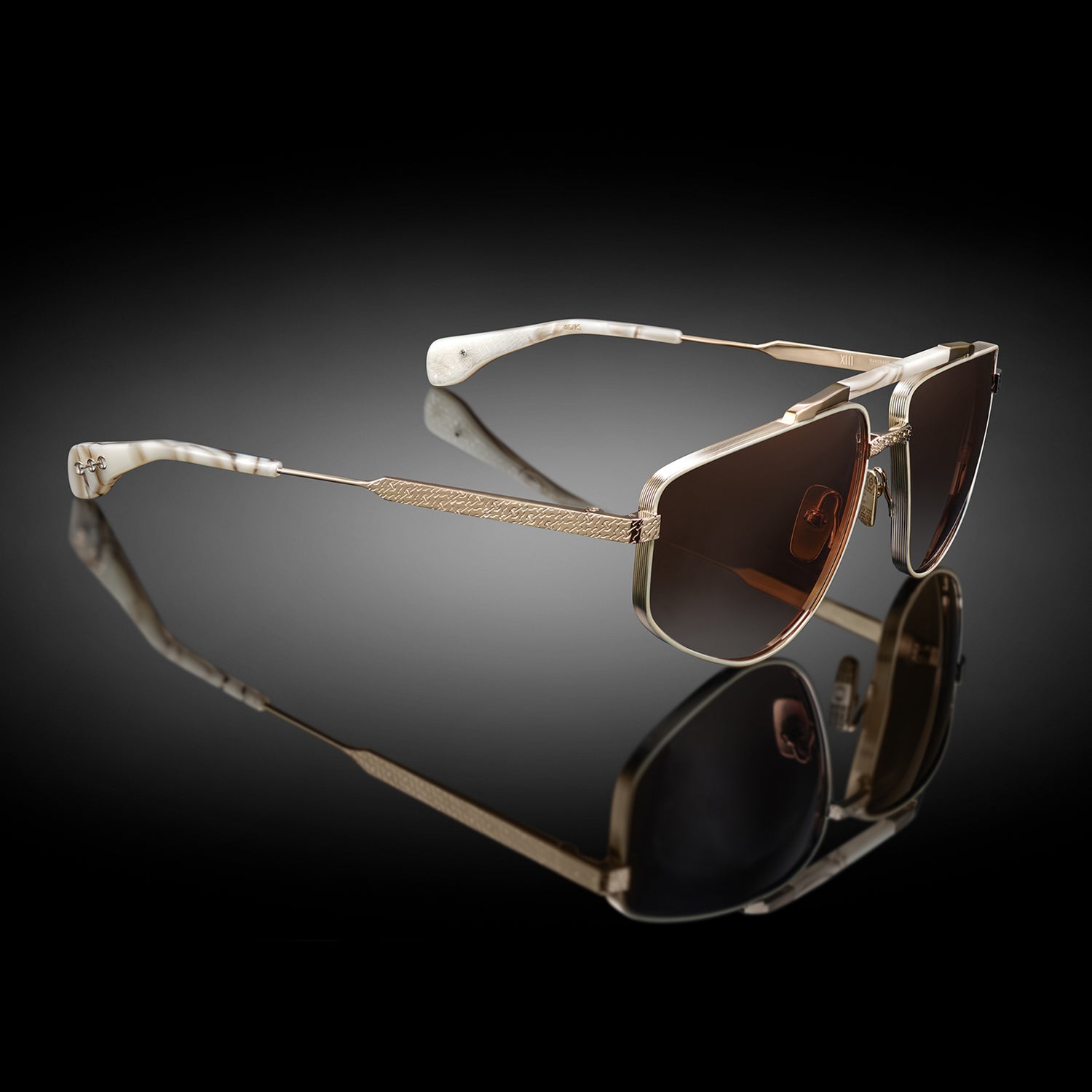 MODEL XIII | WHITE GOLD/PEARL SWIRL